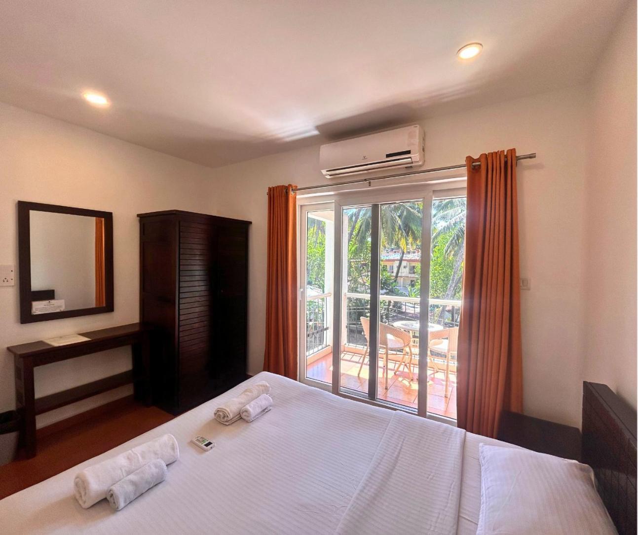 Jungle Hut-Annabelle'S Beach Apartments At Bernard Simao,Calangute,Goa Candolim Luaran gambar